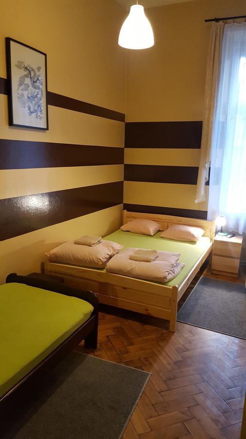 Smocza Jama Hostel Krakow Luaran gambar