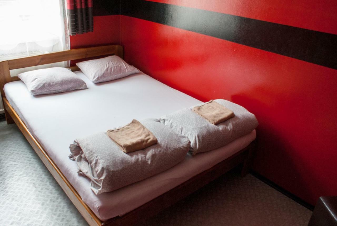 Smocza Jama Hostel Krakow Luaran gambar